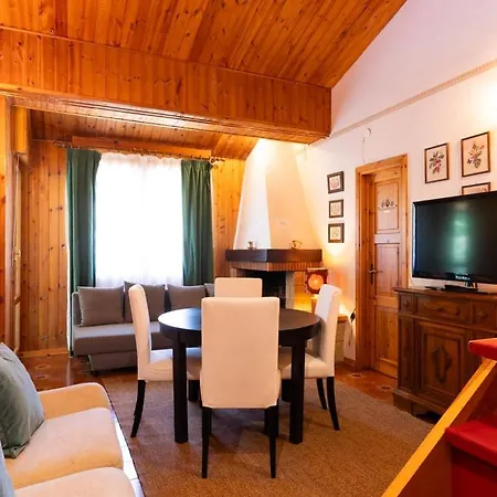 Sci A 10 Min! In Legno 3 & 2 Bagni, Centro Lägenhet